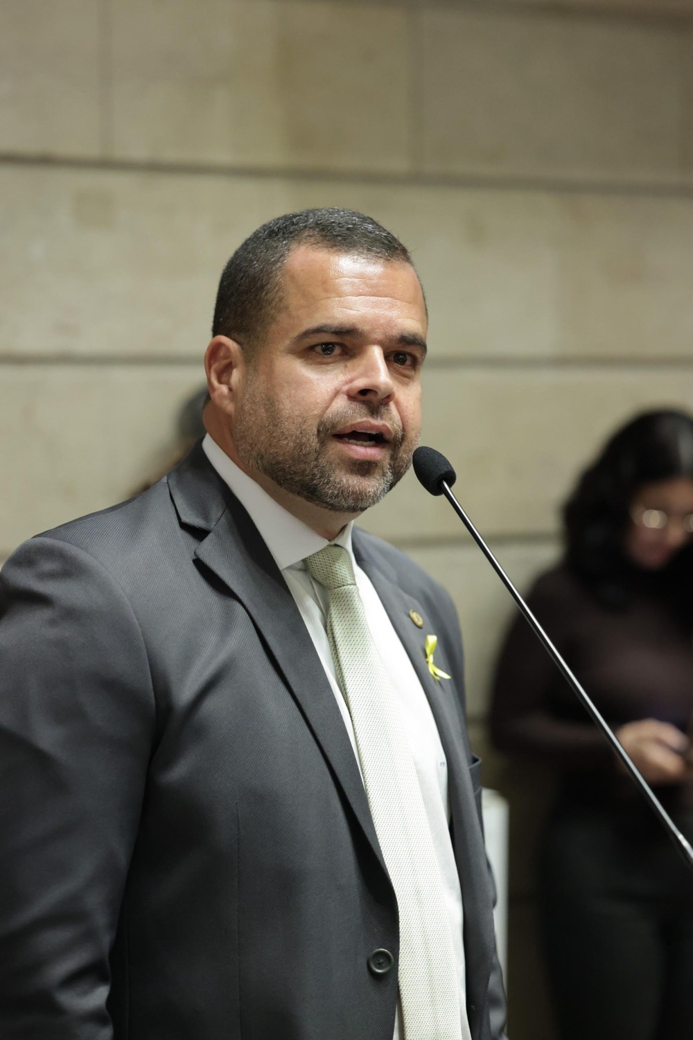 Poubel cobra mais transparência e efetividade na ocupação de leitos nos hospitais e UPAS do Rio de Janeiro