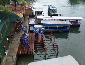 Deque construído de forma irregular é demolido na Ilha da Gigóia; veja o vídeo