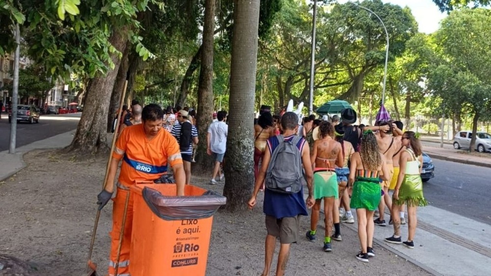 Carnaval de rua terá maior operação de limpeza da história do Rio