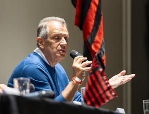 Presidente do Flamengo, Bap diz que exigiu elenco profissional em jogo contra o Vasco, mas não interferiu na escalação