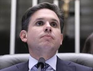 Emenda de Motta injeta bilhões no mercado de carbono e vira alvo de questionamento no STF