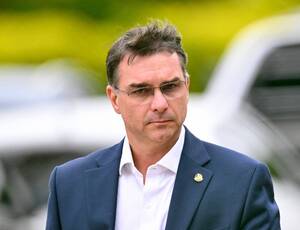 Centrão começou a abandonar o bolsonarismo; tendência é Flávio Bolsonaro ficar isolado