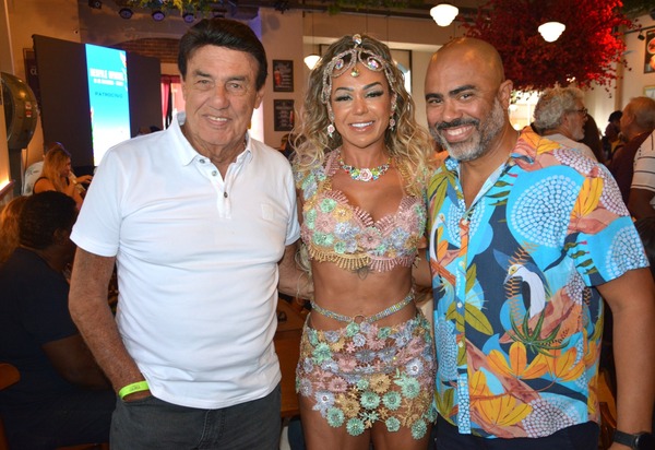 Banda dos Amigos  agita a orla da Barra da Tijuca neste domingo