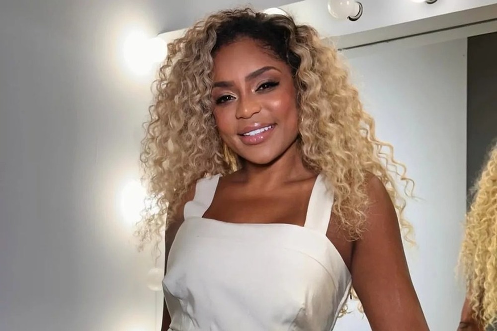 Taróloga Natalia Sagrada revela caminhos espirituais e desafios no futuro de Cariúcha