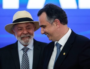 Lula fará cirurgia de catarata no olho esquerdo