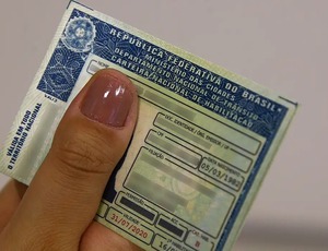 STF rejeita ação contra renovação automática da CNH