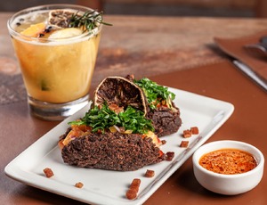 Sobrado da Cidade celebra a boa mesa com cardápio de petiscos