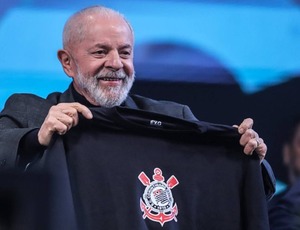 Lula usa rede social para celebrar vitória do Corinthians 