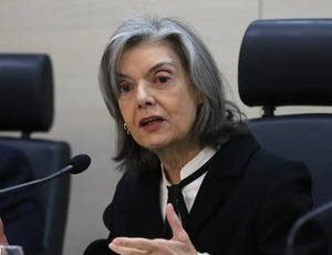Cármen Lúcia anuncia proposta para atuação de juízes eleitorais