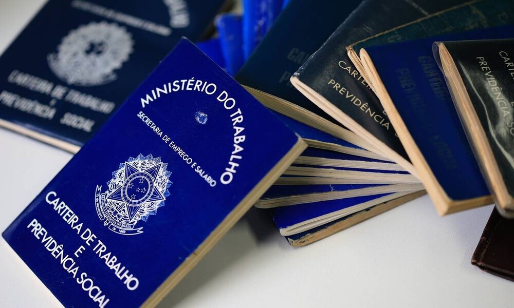 Estado divulga 2,5 mil oportunidades de emprego com carteira assinada, estágio e jovem aprendiz