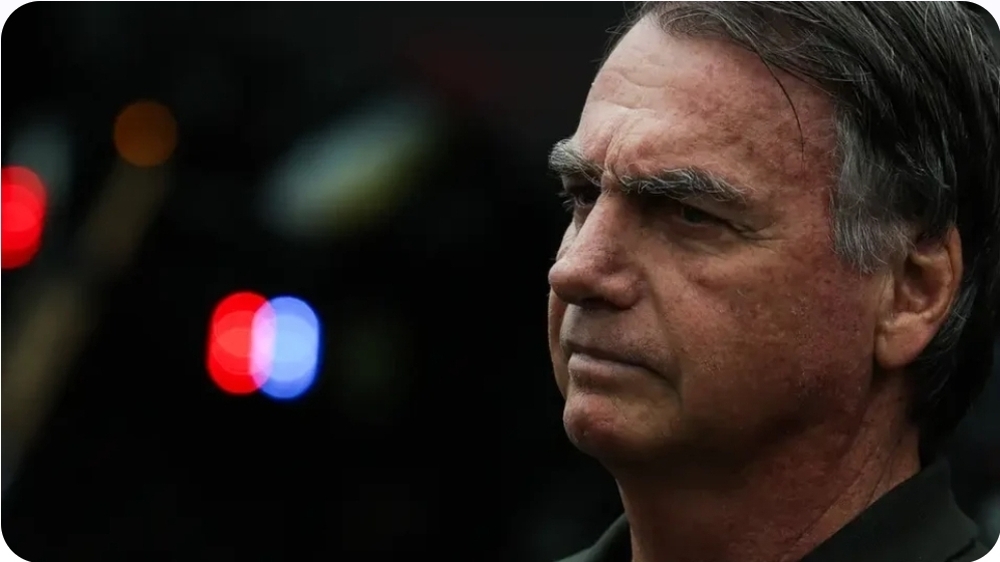 Ministério Público Militar pede que Bolsonaro e outros quatro oficiais percam a patente