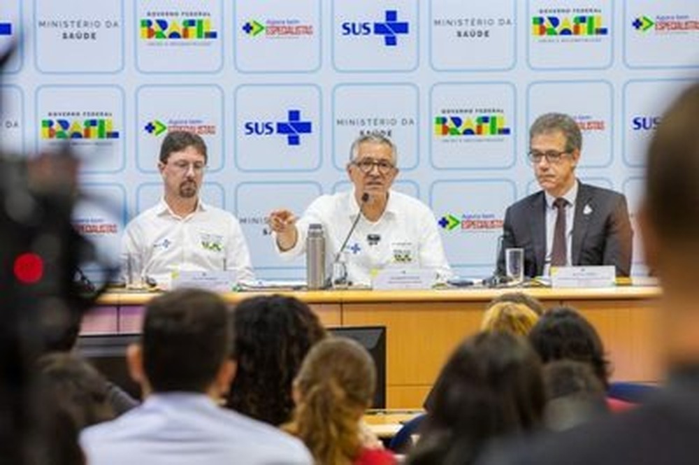 Saúde anuncia 3 mil novas residências médicas e contratação de 900 especialistas no SUS