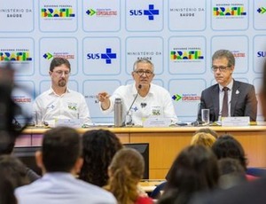 Saúde anuncia 3 mil novas residências médicas e contratação de 900 especialistas no SUS