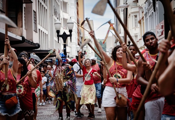 MST faz história com estreia inédita no Carnaval carioca em 2026