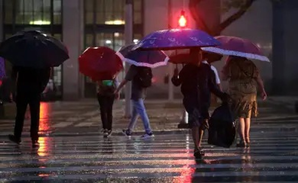Rio, Minas e São Paulo têm alerta de “grande perigo” para chuvas