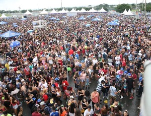 Carnaval requer prevenção de acidentes com rede elétrica, diz Abradee