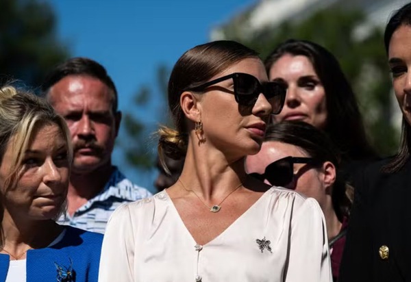 Brasileira que foi vítima de Epstein conta o que aconteceu