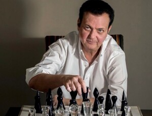 Partido ocupa três ministérios com Lula enquanto faz oposição em São Paulo e mira 2026