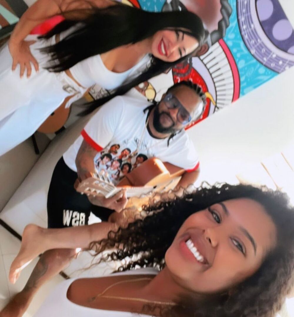 A podóloga dos artistas: Monica Paiva cuida dos pés de nomes da música brasileira