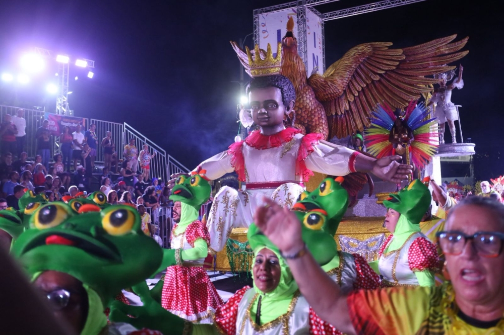 Império de Charitas é campeã do Carnaval 2026 de Niterói com desfile emocionante no Caminho Niemeyer