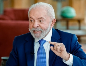 Lula intensifica articulação com Centrão e avalia vice do MDB para ampliar base política