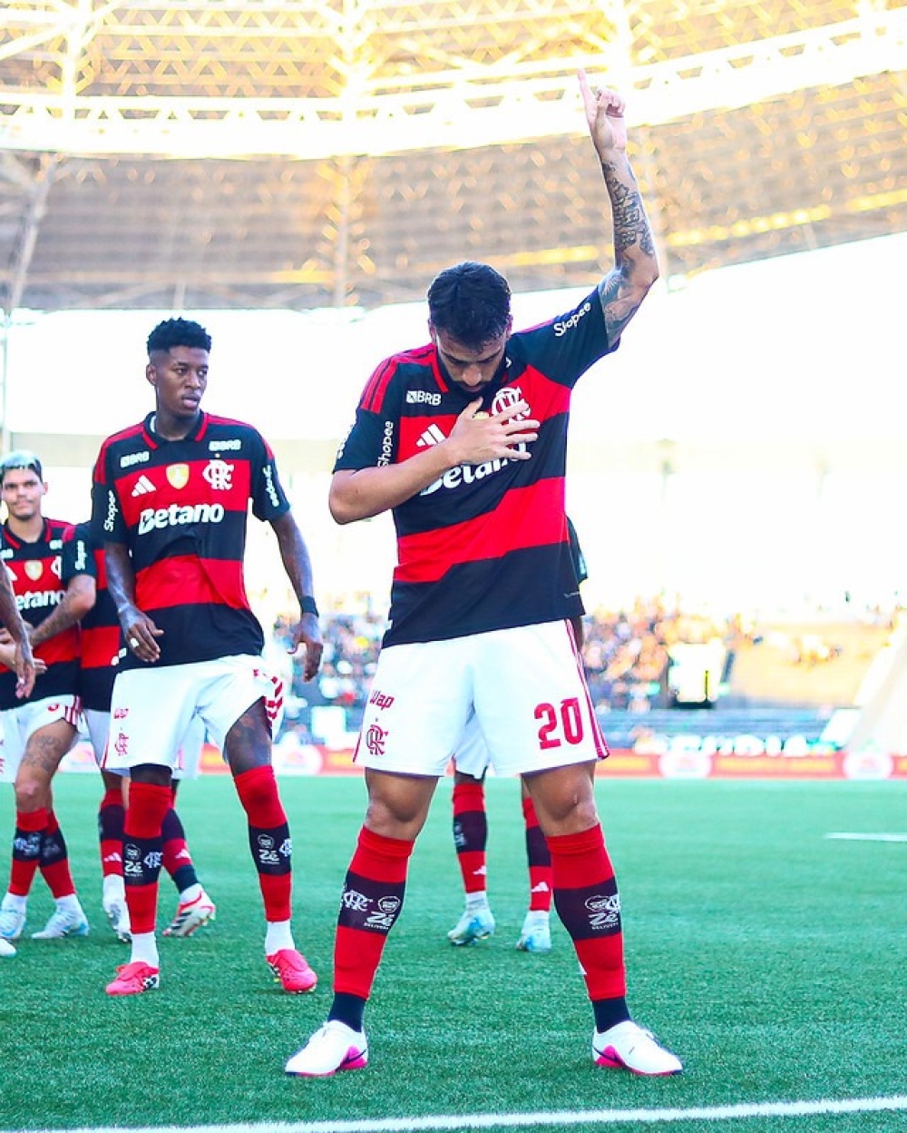 Flamengo vence Botafogo e vai a semifinal do Campeonato Carioca