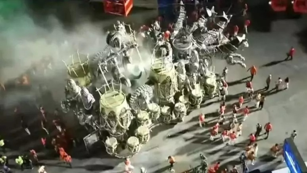 Eduardo Paes se manifesta sobre homem gravemente ferido em acidente na Sapucaí