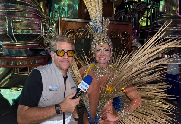 Vanessa Rangeli brilha em estreia como rainha de bateria da Niterói 'Foi só alegria'