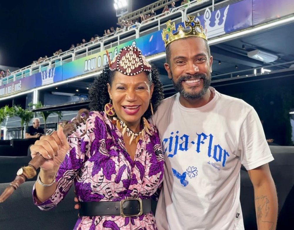Samuel de Assis e Rainha do Congo celebram cultura popular com crianças no Sambódromo