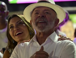 Janja expulsa filha de Lula de sala reservada na Sapucaí, diz colunista