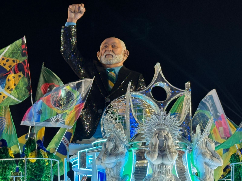 Homenagem a Lula no Carnaval do Rio gera ações judiciais