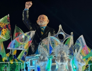 Homenagem a Lula no Carnaval do Rio gera ações judiciais