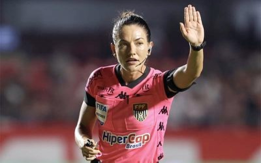 Governo do Brasil se solidariza com árbitra Daiane Muniz, alvo de misoginia após Bragantino x São Paulo