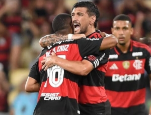 Filipe Luís acerta no intervalo e Flamengo transforma 3 a 0 sobre o Madureir