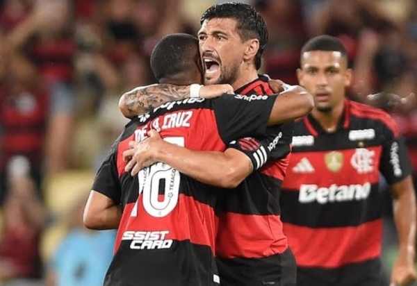 Filipe Luís acerta no intervalo e Flamengo transforma 3 a 0 sobre o Madureir