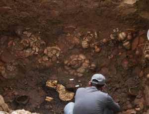 Tumba com mais de mil anos e restos mortais é descoberta no Panamá