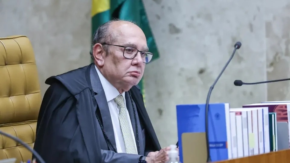 Gilmar defende inquérito das fake news que envolve Flávio Bolsonaro e outros do PL