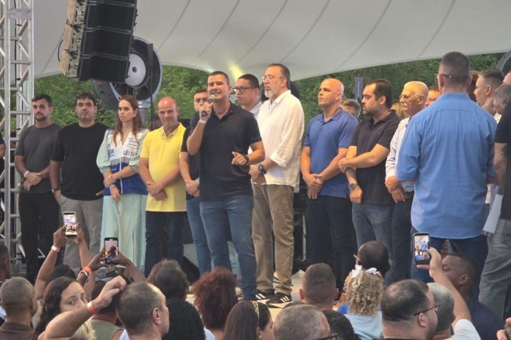 Douglas Ruas adota discurso anti-Lula em inauguração de complexo esportivo milionário