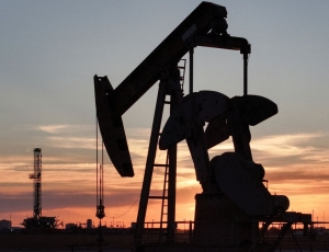 Dólar salta a R$ 5,26, e Bolsa cai 3% com escalada no Oriente Médio