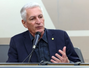 Se quebrarem sigilos de deputados, movimentação será maior que R$ 19 milhões, diz deputado Rogério Correia