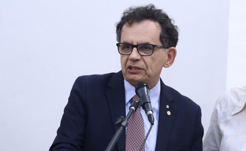 PL anti-redpill: Reimont combate clube do ódio organizado contra mulheres na internet