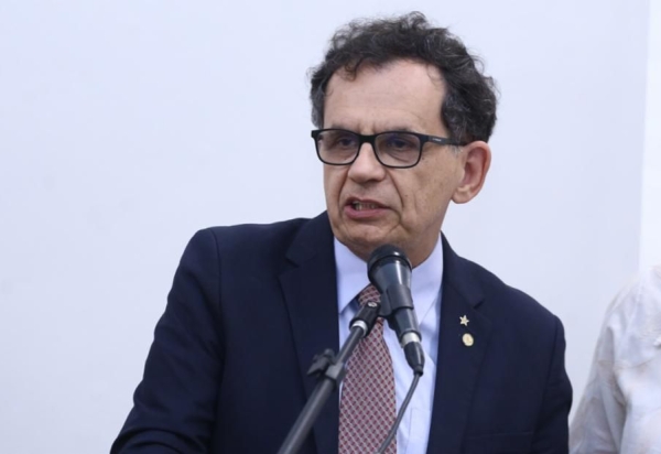 PL anti-redpill: Reimont combate clube do ódio organizado contra mulheres na internet