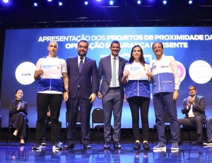 Cláudio Castro participa da formatura de mais de mil novos agentes do Segurança Presente e anuncia cinco novos projetos