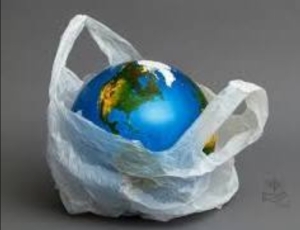 Rio de Janeiro evita 16 bilhões de sacolas plásticas no meio ambiente em seis anos