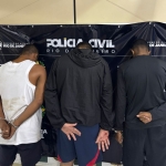 FLAGRANTE EM BÚZIOS: Polícia Civil prende três homens, apreende armas e grande quantidade de drogas