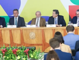 Lula zera PIS/Cofins do diesel para proteger população da alta internacional do petróleo