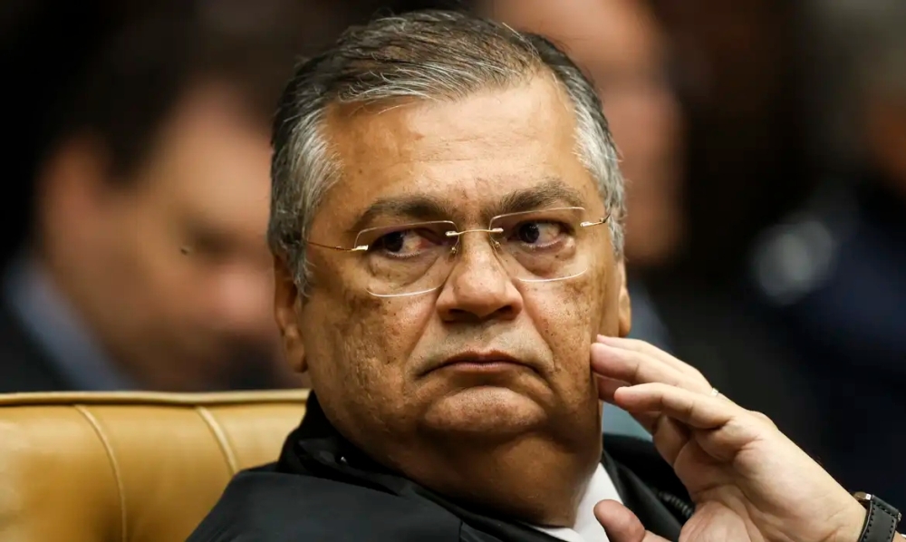 Parabéns para Dino: Acaba  a aposentadoria compulsória como punição a juízes