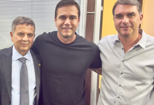 Renato Araújo se consolida como nome de confiança de Flávio Bolsonaro no Rio de Janeiro