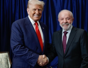 Crise com EUA escala e alerta de interferência nas eleições brasileiras de 2026 cresce após ação de assessor de Trump