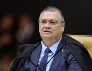 Dino manda presidente da CPMI, Carlos Vianna, explicar envio de R$ 3,6 milhões em emendas para fundação ligada à Igreja Lagoinha